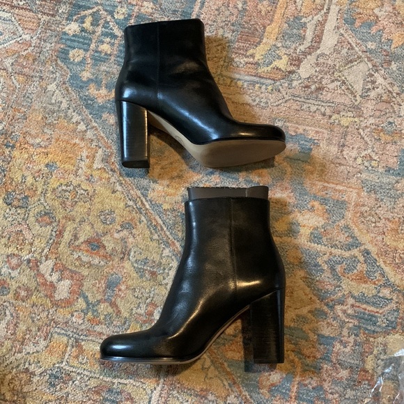 Michael Kors Bootie Heels - Picture 1 of 8